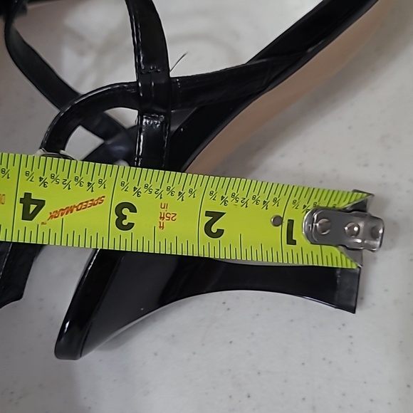 Marc Fisher PADRE Black Croc Embossed Strappy Heeled Sandals size 7.5 - Picture 10 of 10